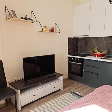 Lovely One Bedroom Studio In Tirana Eksteriør billede