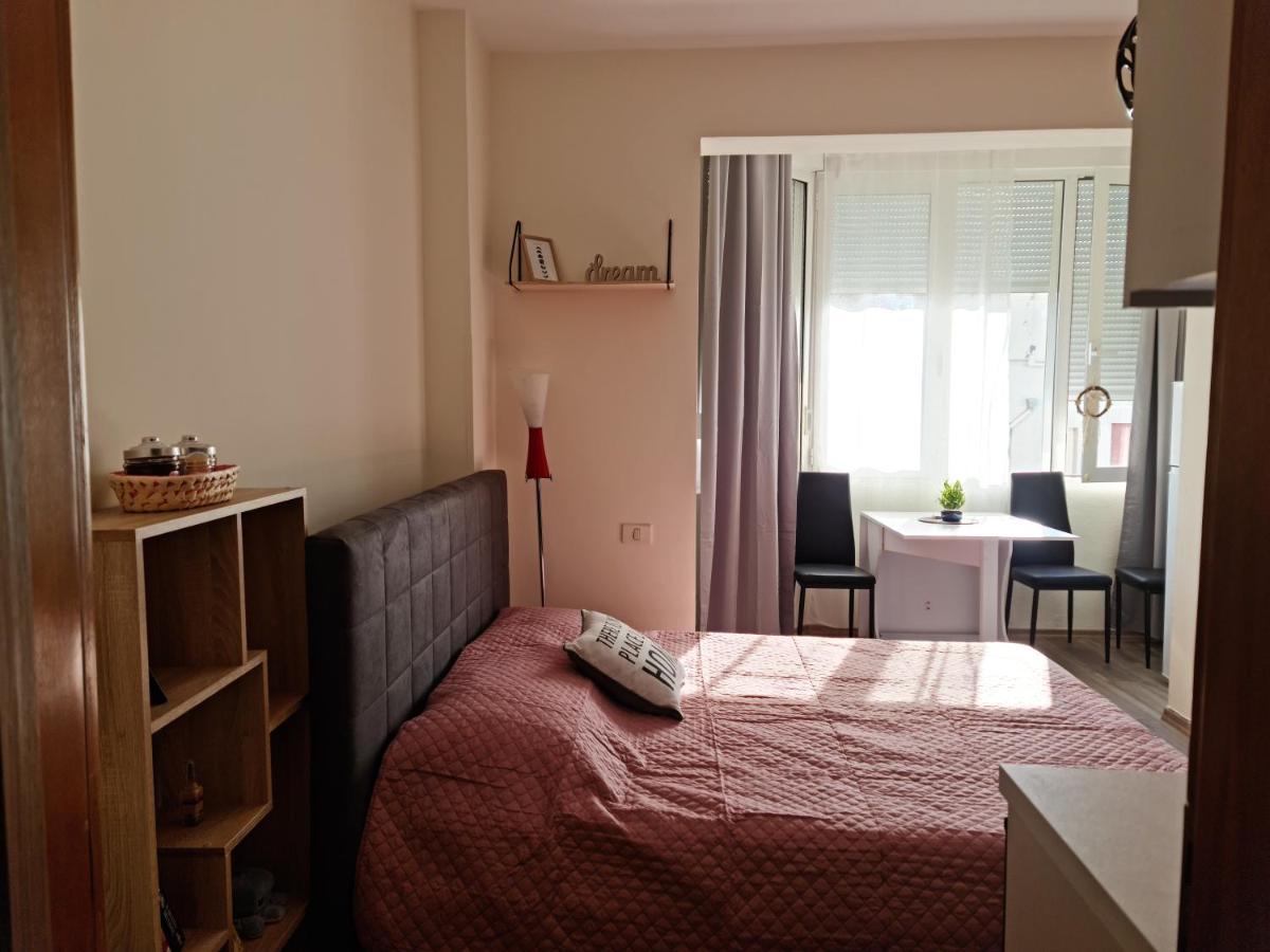 Lovely One Bedroom Studio In Tirana Eksteriør billede