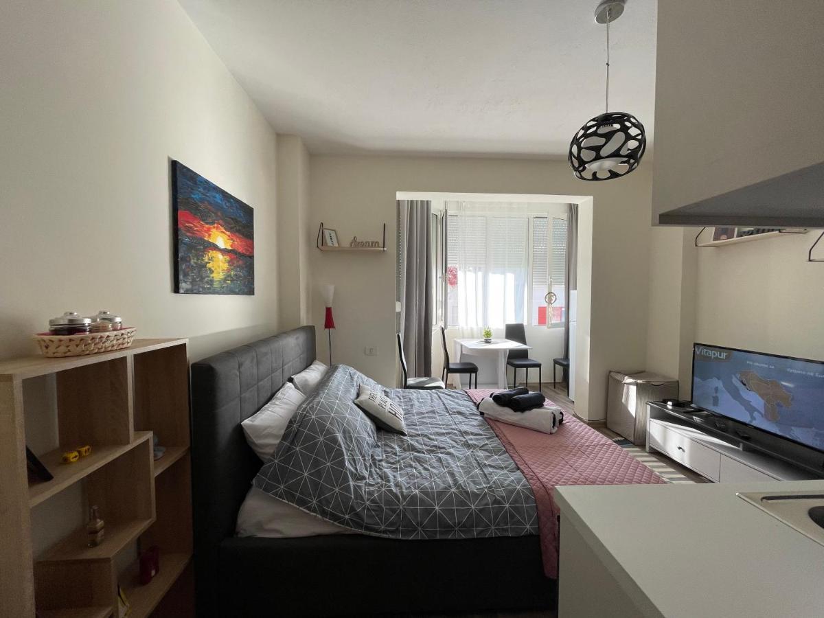 Lovely One Bedroom Studio In Tirana Eksteriør billede