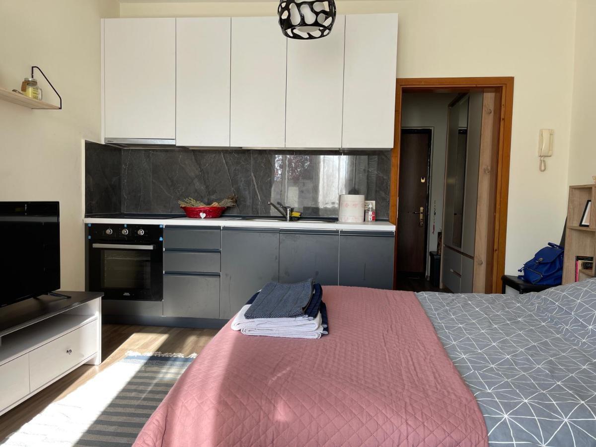 Lovely One Bedroom Studio In Tirana Eksteriør billede